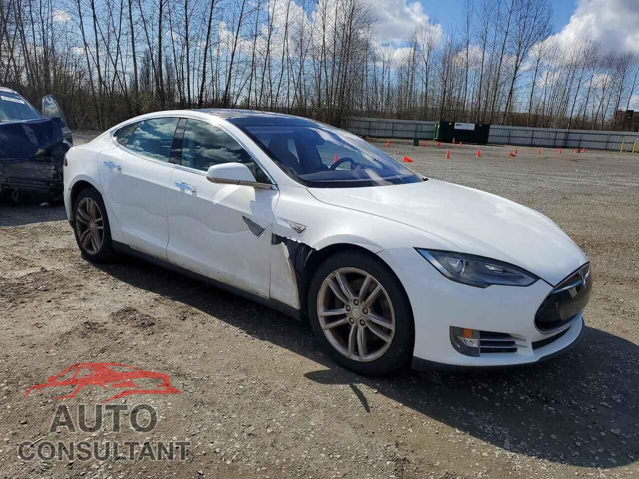TESLA MODEL S 2013 - 5YJSA1AC8DFP10940