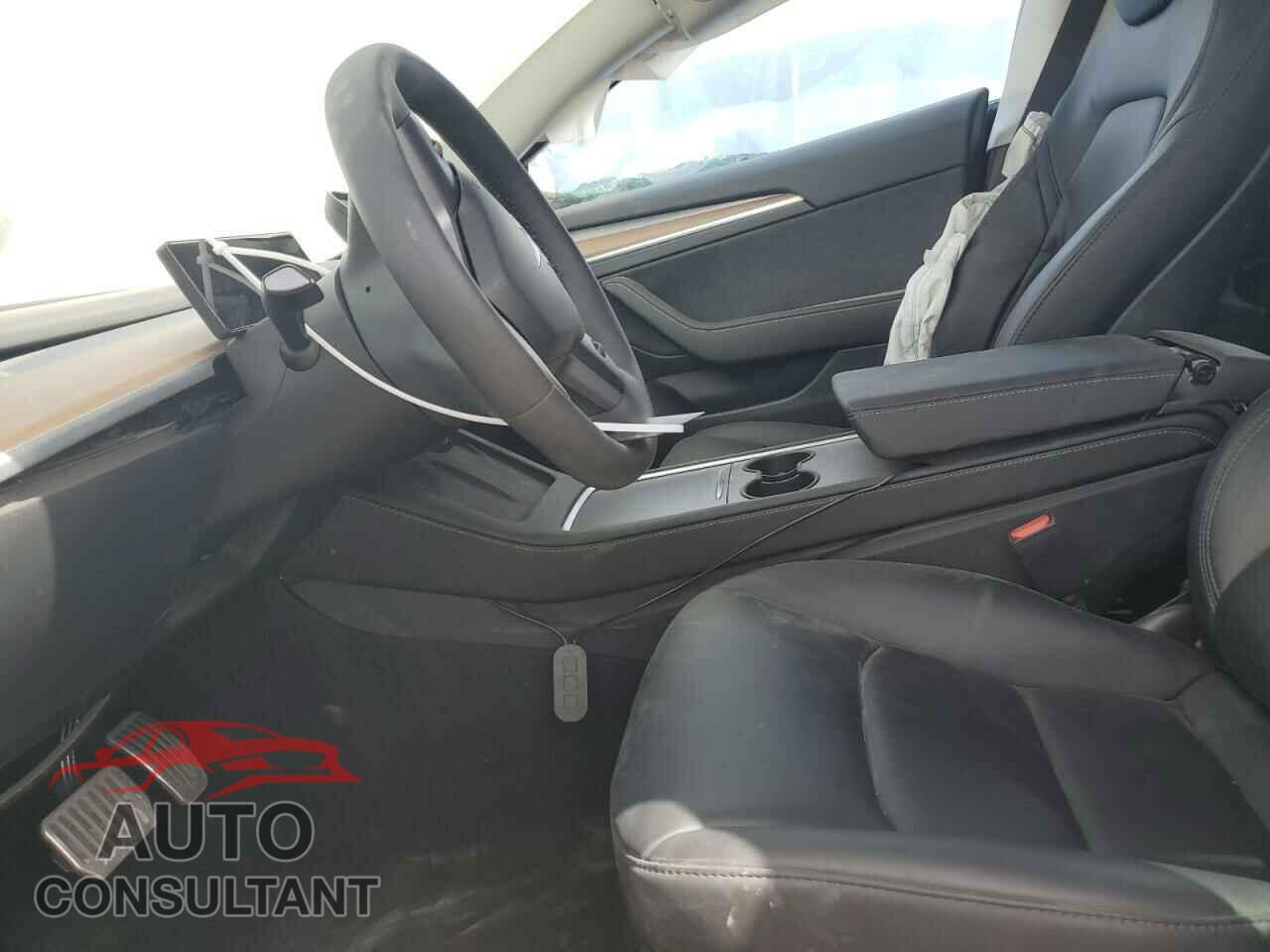 TESLA MODEL 3 2023 - 5YJ3E1EA7PF590196