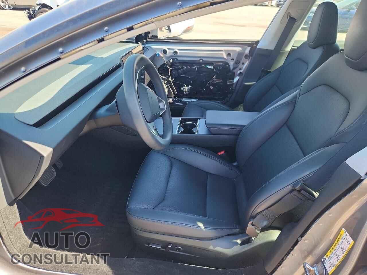 TESLA MODEL 3 2025 - 5YJ3E1EA8SF894484