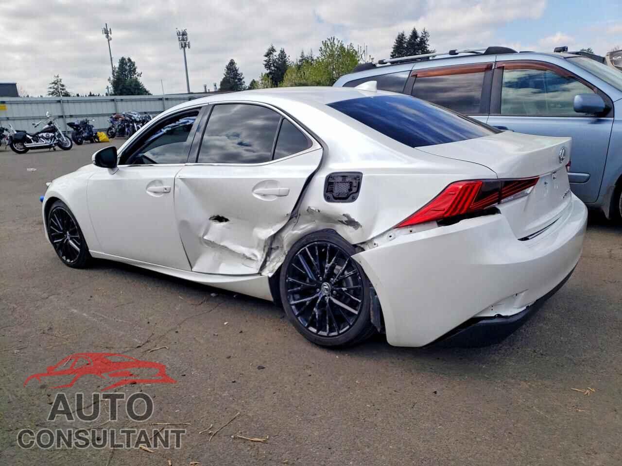 LEXUS IS 2019 - JTHC81D20K5033995