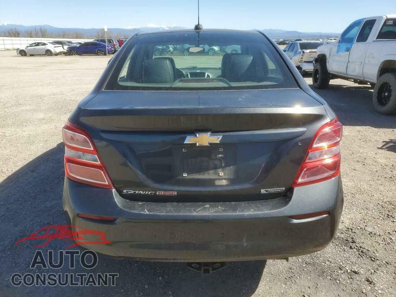 CHEVROLET SONIC 2017 - 1G1JF5SB2H4125111