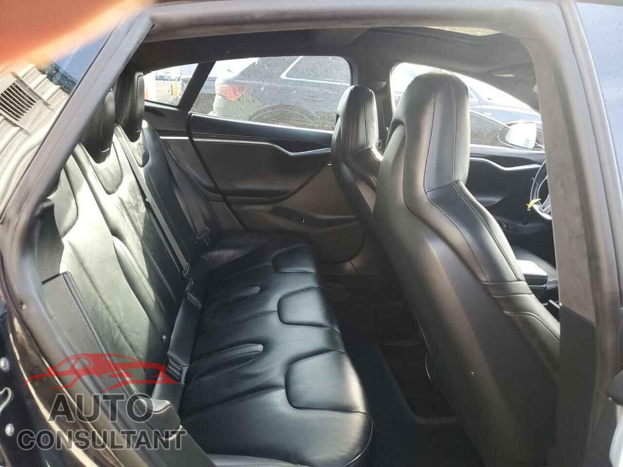 TESLA MODEL S 2015 - 5YJSA1E26FF107814