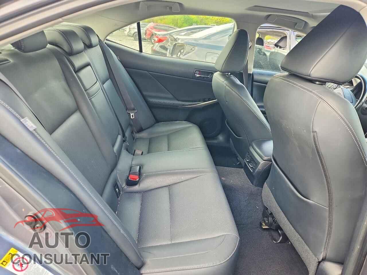 LEXUS IS 2015 - JTHCF1D20F5018604