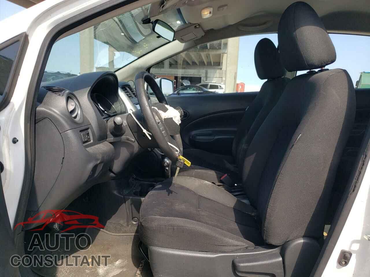 NISSAN VERSA 2019 - 3N1CE2CP3KL359659