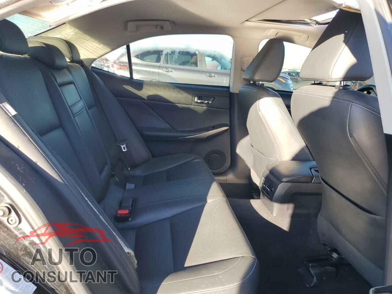 LEXUS IS 2015 - JTHBF1D27F5047156