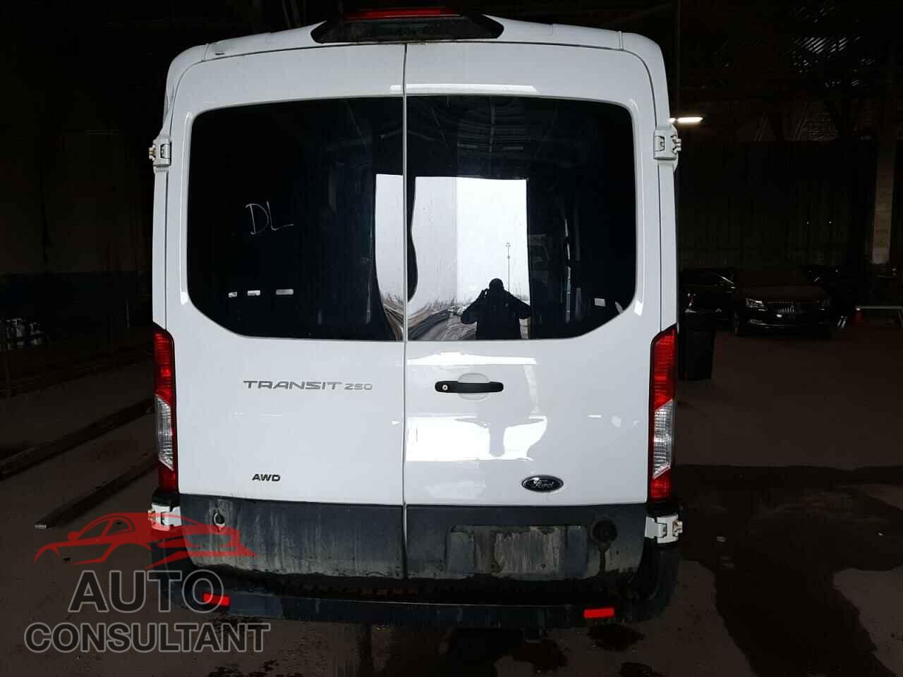 FORD TRANSIT CO 2020 - 1FTBR2C82LKA40844