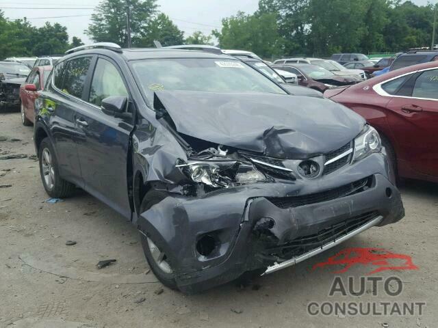 TOYOTA RAV4 XLE 2015 - JTMRFREV3FD113537