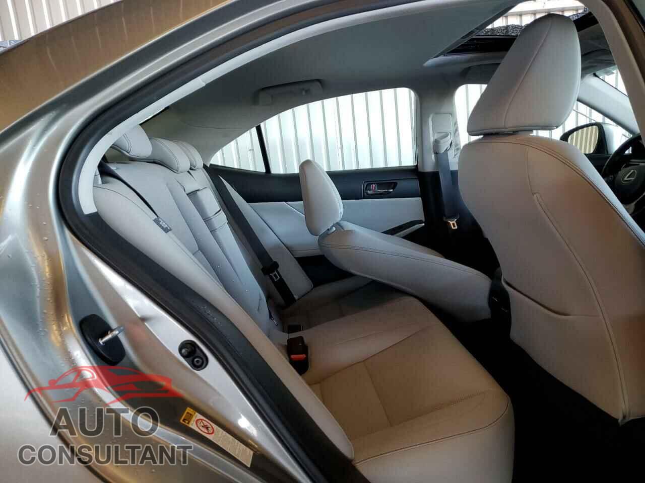 LEXUS IS 2015 - JTHBF1D29F5073144
