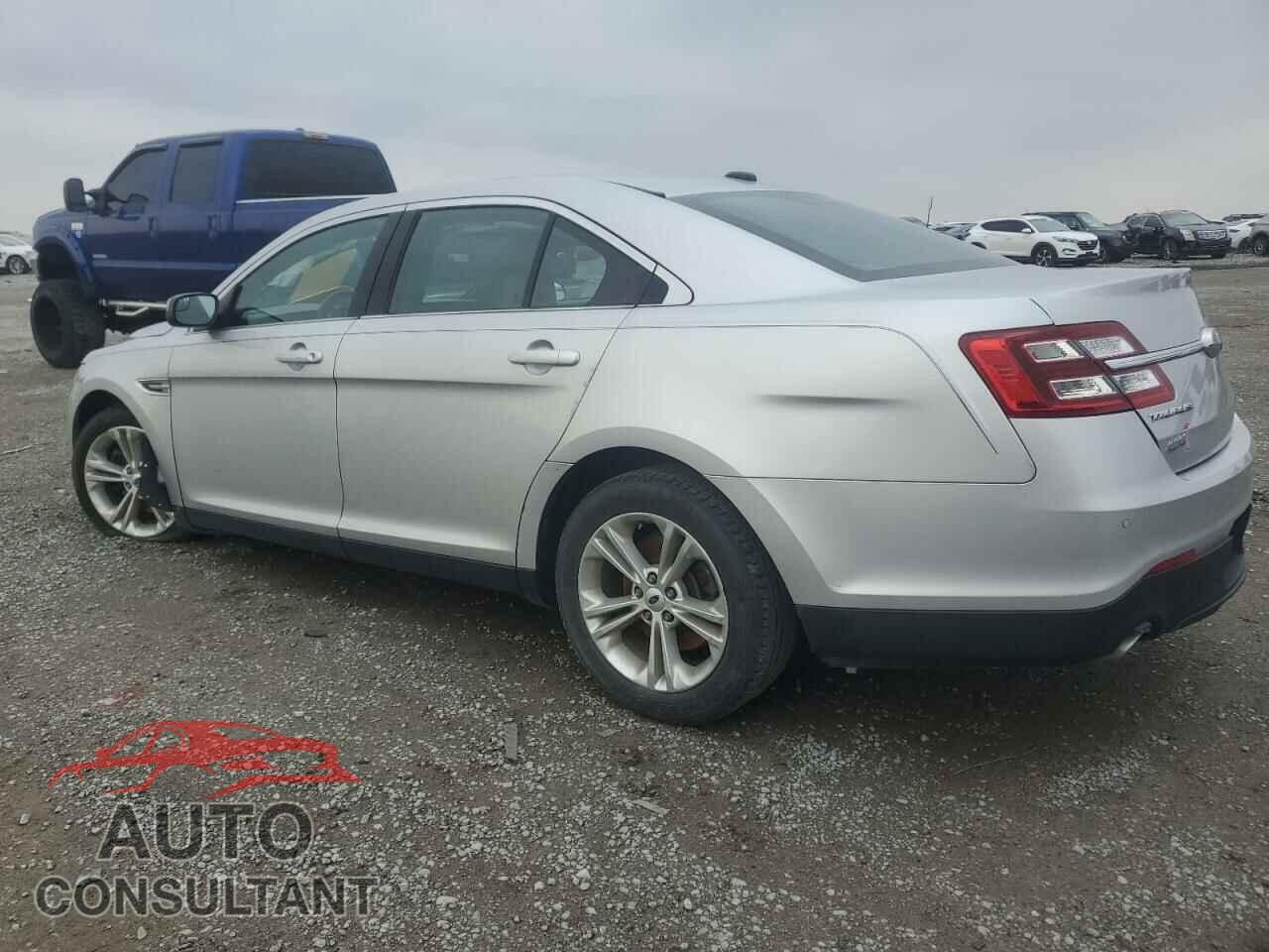 FORD TAURUS 2018 - 1FAHP2E87JG115069