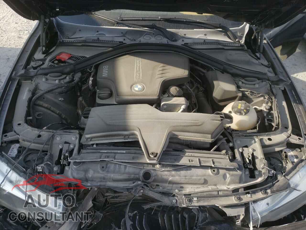 BMW 3 SERIES 2016 - WBA8E3G52GNU01485