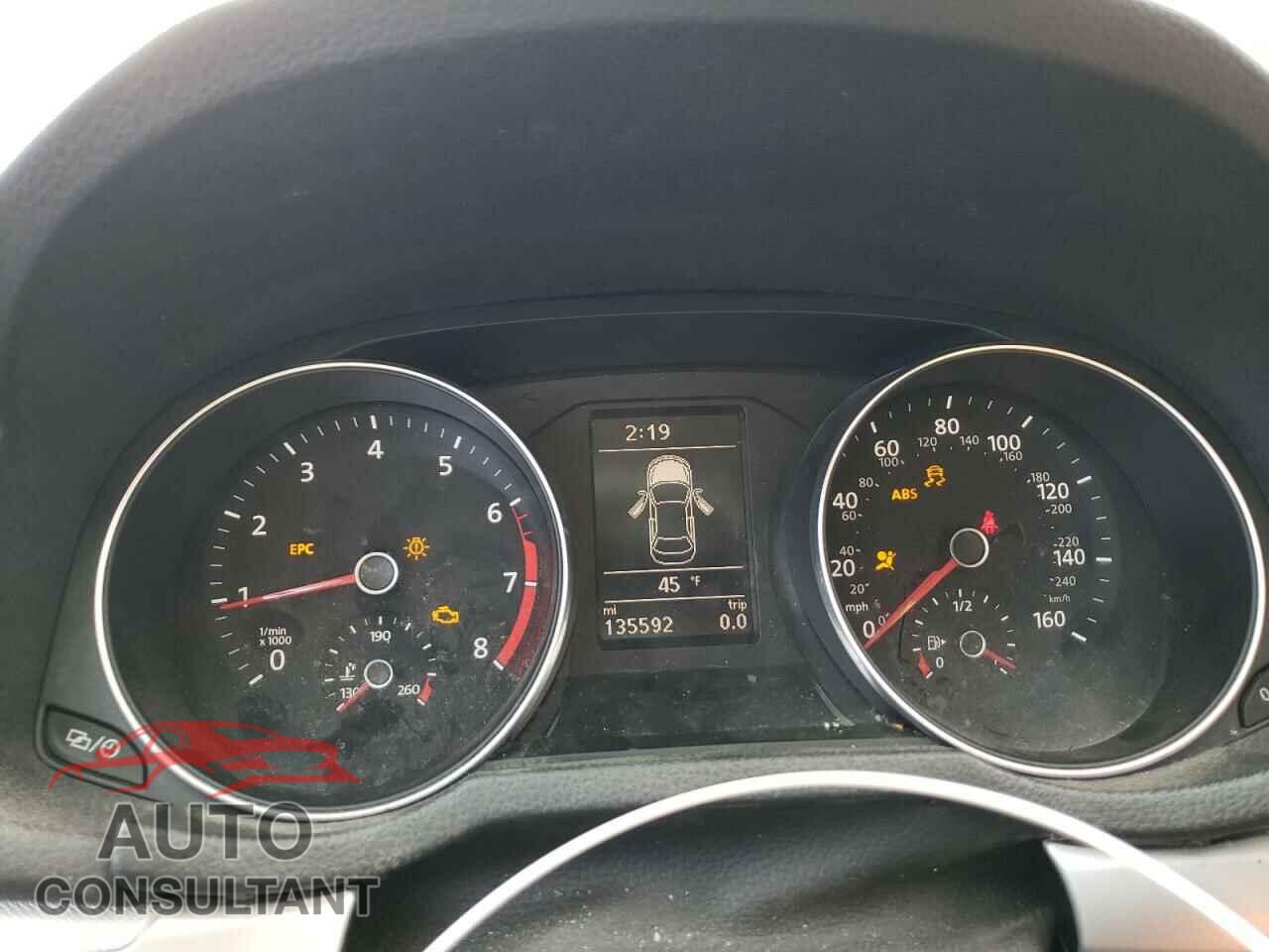 VOLKSWAGEN PASSAT 2017 - 1VWAT7A32HC033358