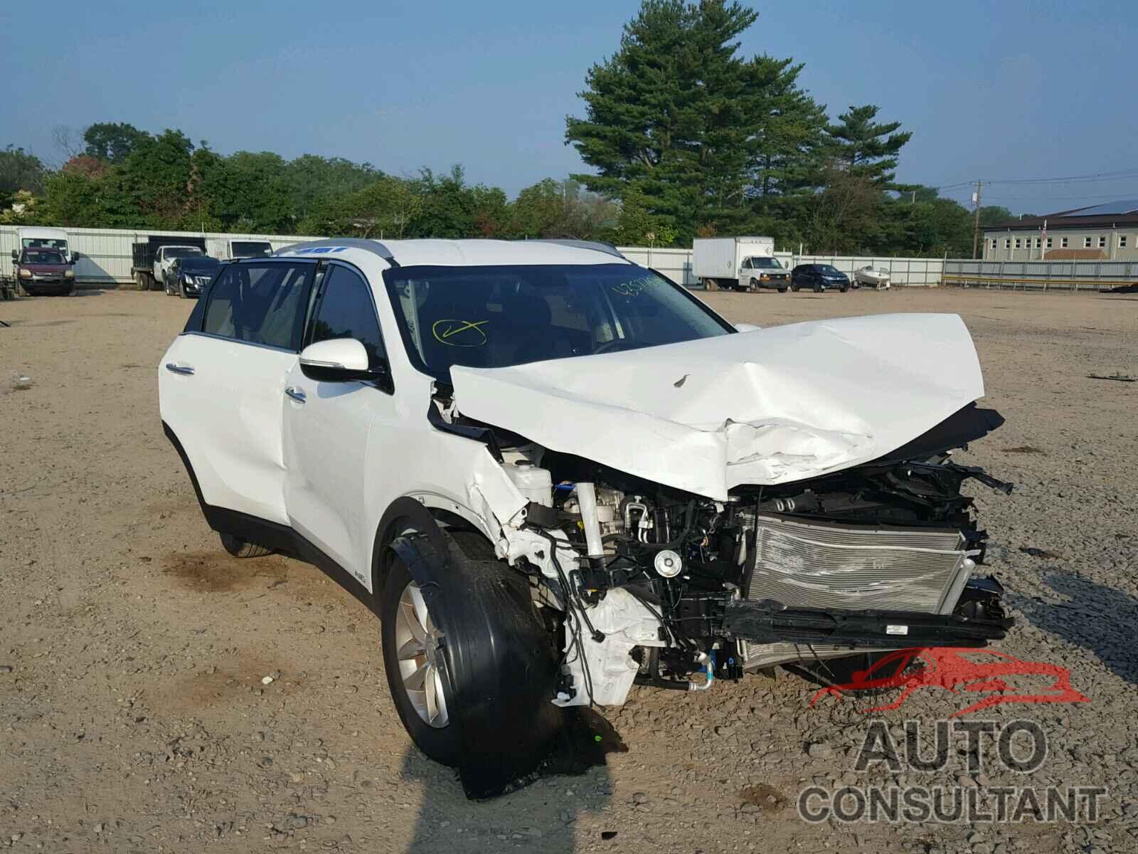KIA SORENTO LX 2018 - 5XYPGDA35JG432153