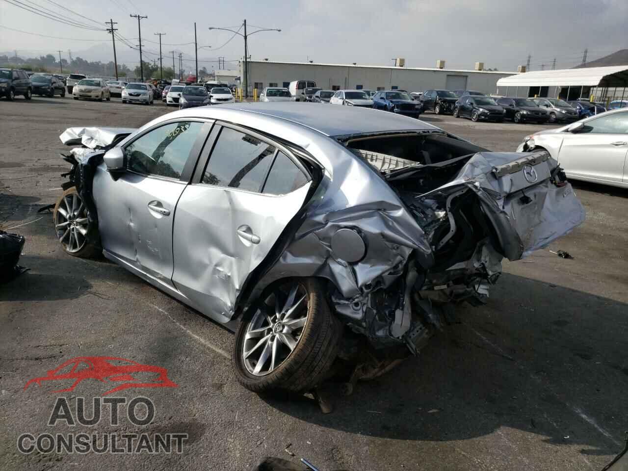 MAZDA 3 2018 - 3MZBN1V37JM199532