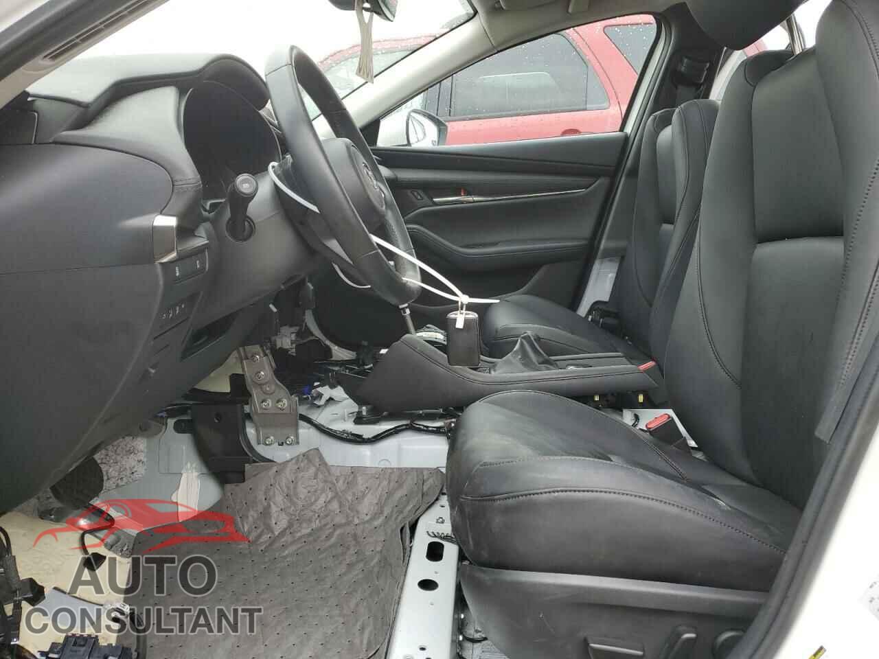 MAZDA 3 2021 - JM1BPBCL4M1329855