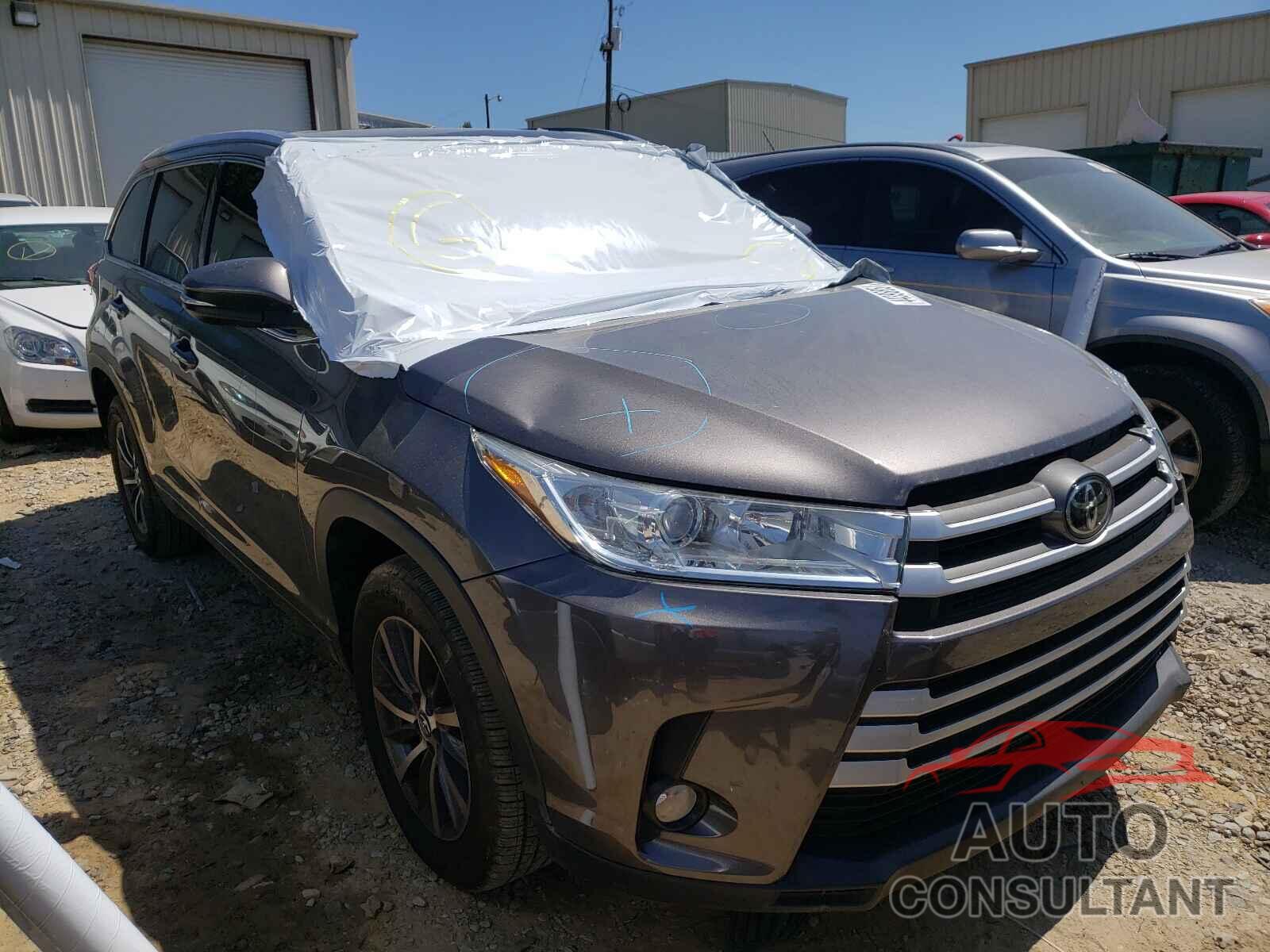 TOYOTA HIGHLANDER 2018 - 5TDKZRFH6JS528186