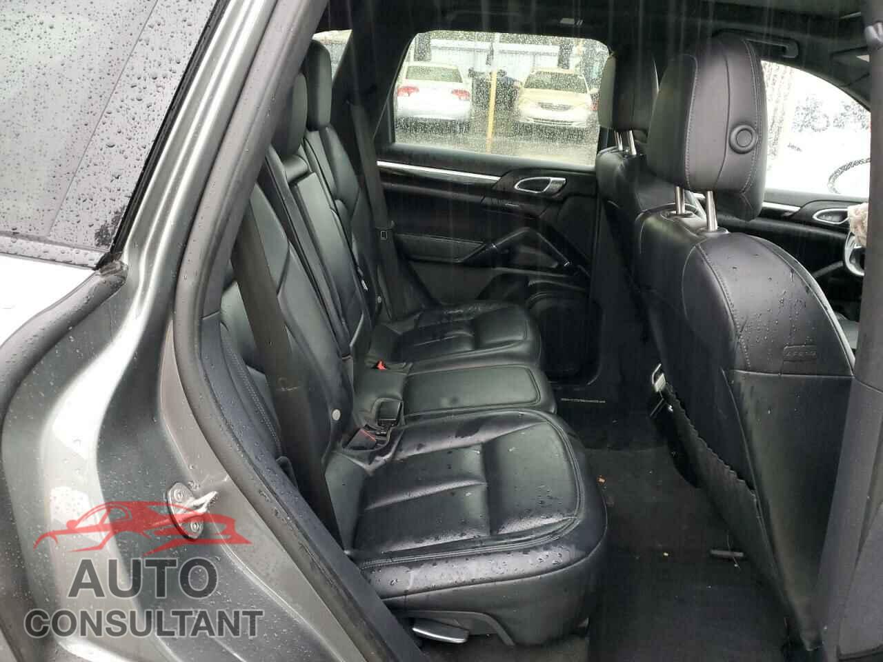 PORSCHE CAYENNE 2016 - WP1AA2A20GKA14071