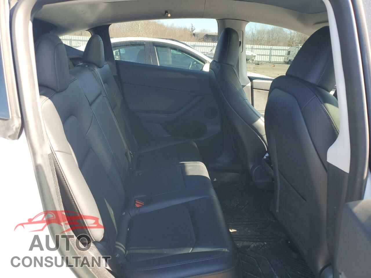 TESLA MODEL Y 2023 - 7SAYGDEF5PF797170