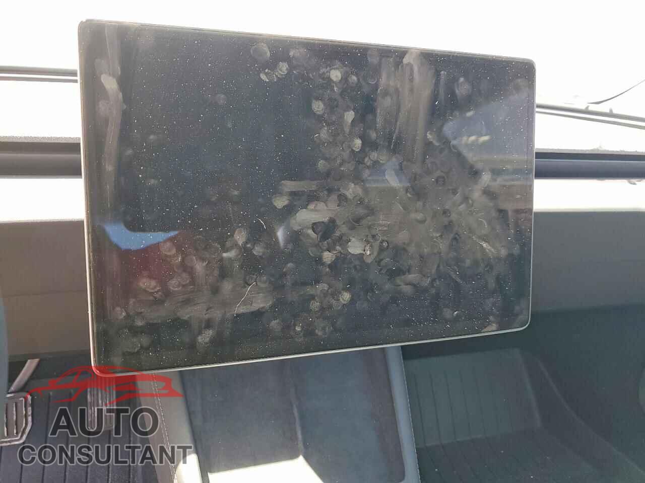 TESLA MODEL 3 2025 - 5YJ3E1EA8SF014111
