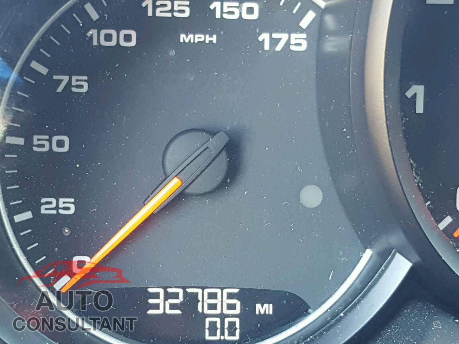 PORSCHE CAYENNE 2016 - WP1AA2A26GLA01416