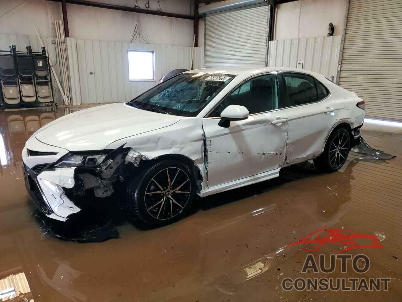 TOYOTA CAMRY 2021 - 4T1G11AK2MU470638