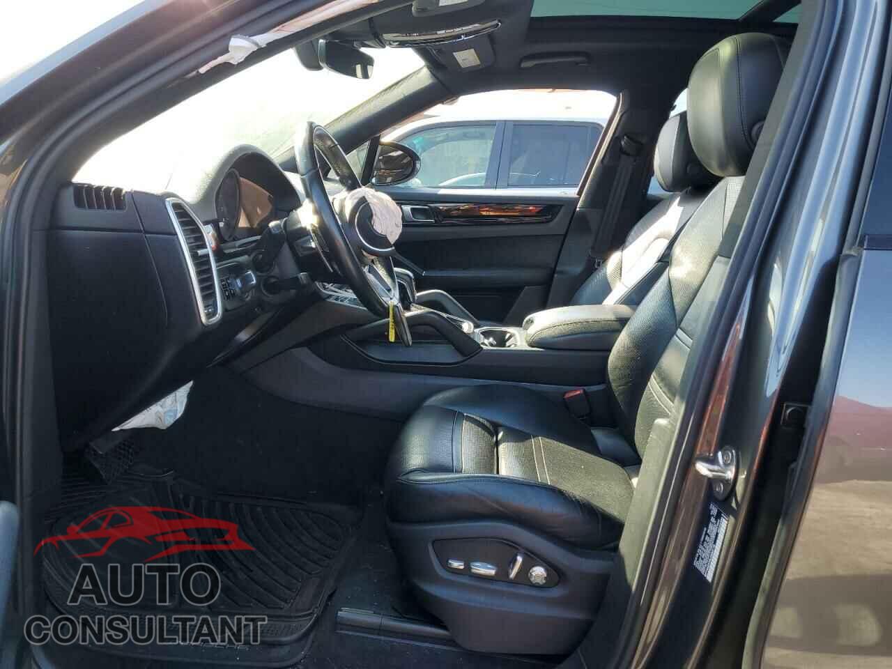 PORSCHE CAYENNE 2020 - WP1AA2AY3LDA03715