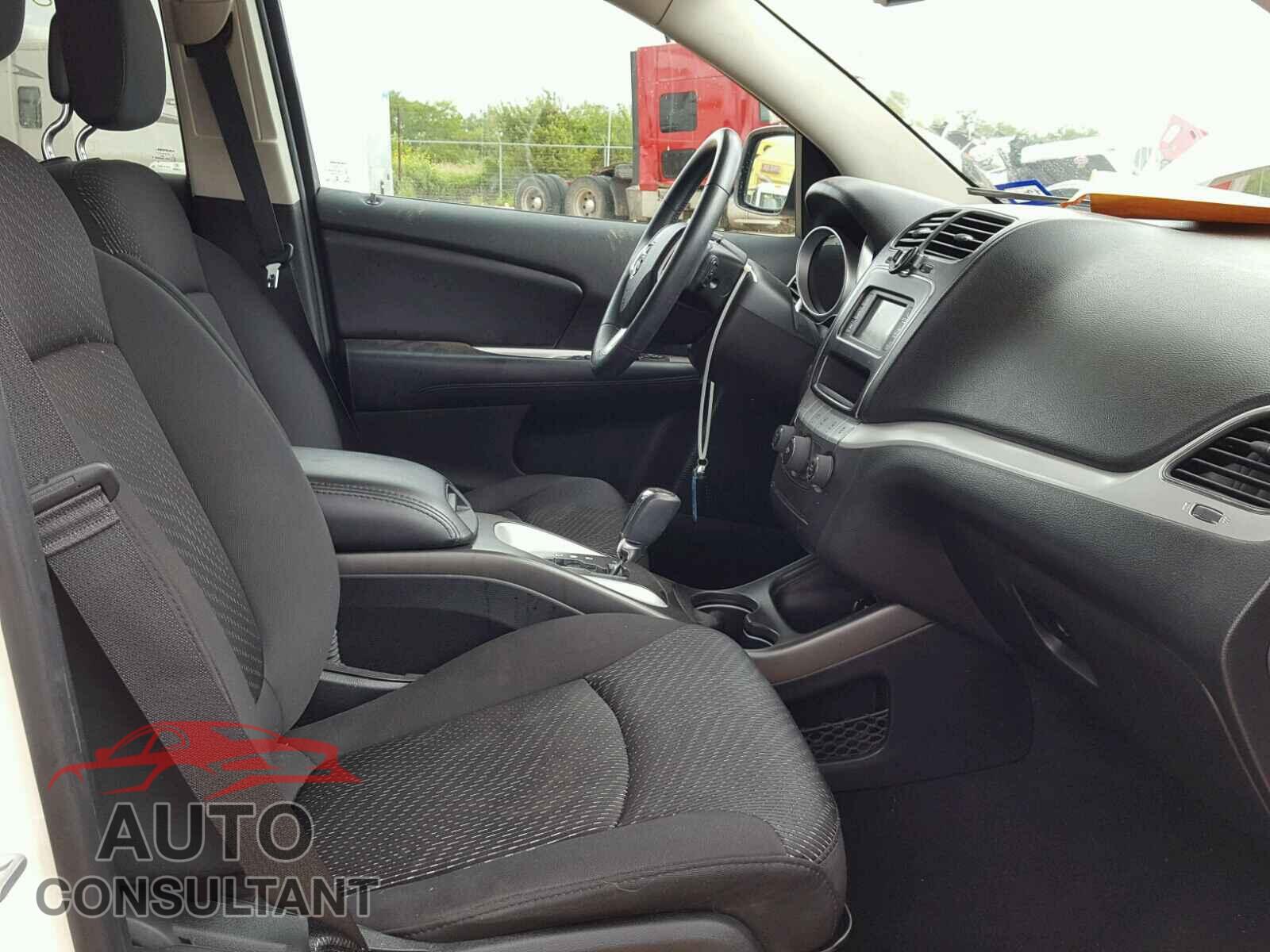 DODGE JOURNEY SE 2015 - 3C4PDCAB9FT529351