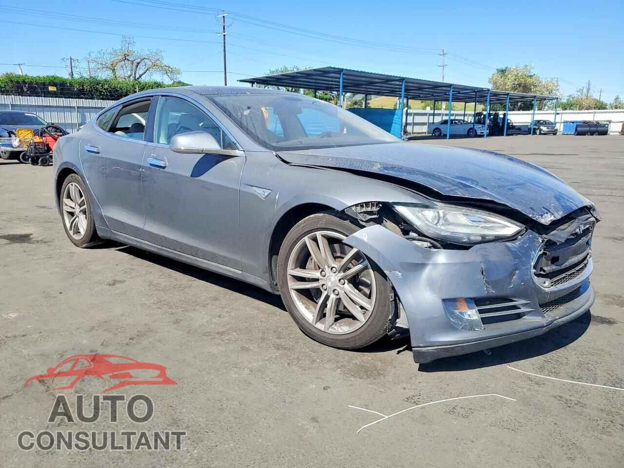 TESLA MODEL S 2013 - 5YJSA1CP5DFP19711