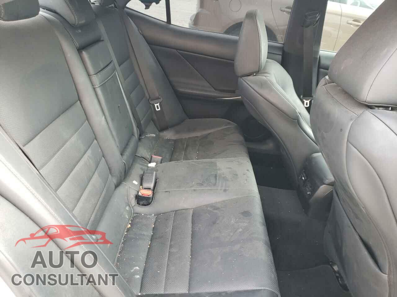LEXUS IS 2017 - JTHBA1D2XH5042745