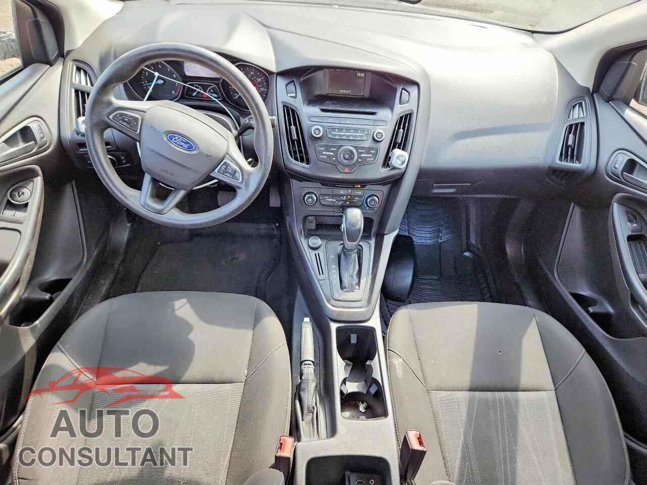 FORD FOCUS 2017 - 1FADP3E26HL281097