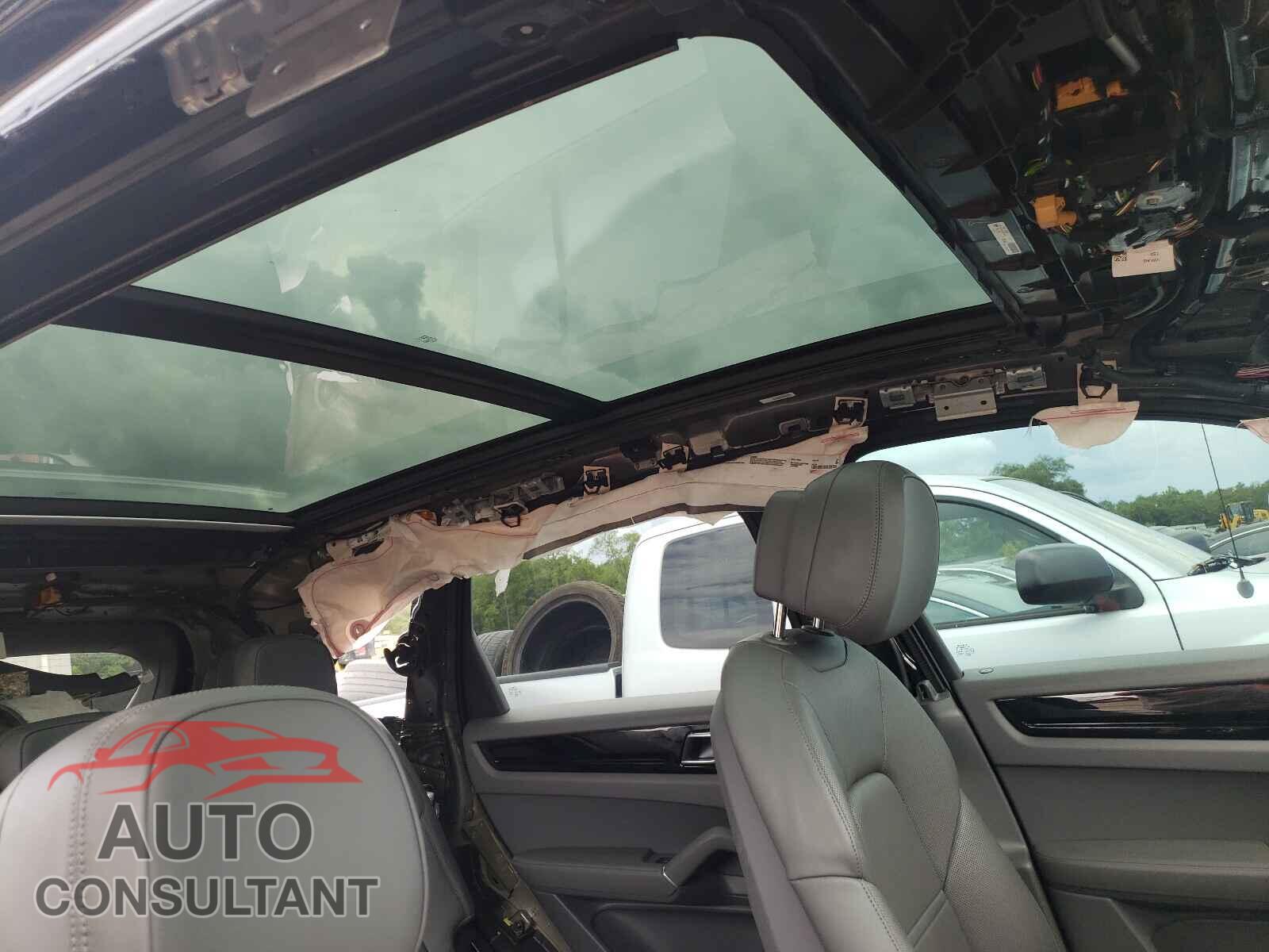 PORSCHE CAYENNE 2019 - WP1AA2AY6KDA17607