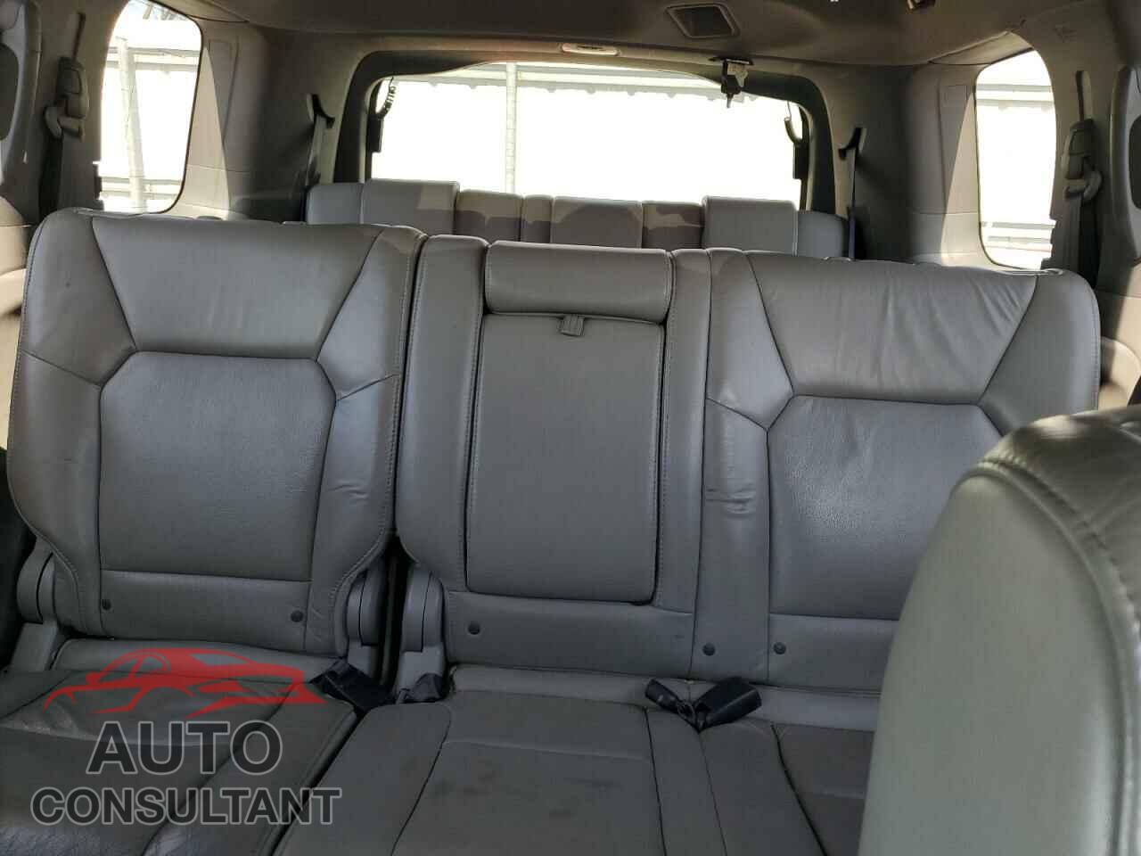 HONDA PILOT 2011 - 5FNYF4H56BB078599