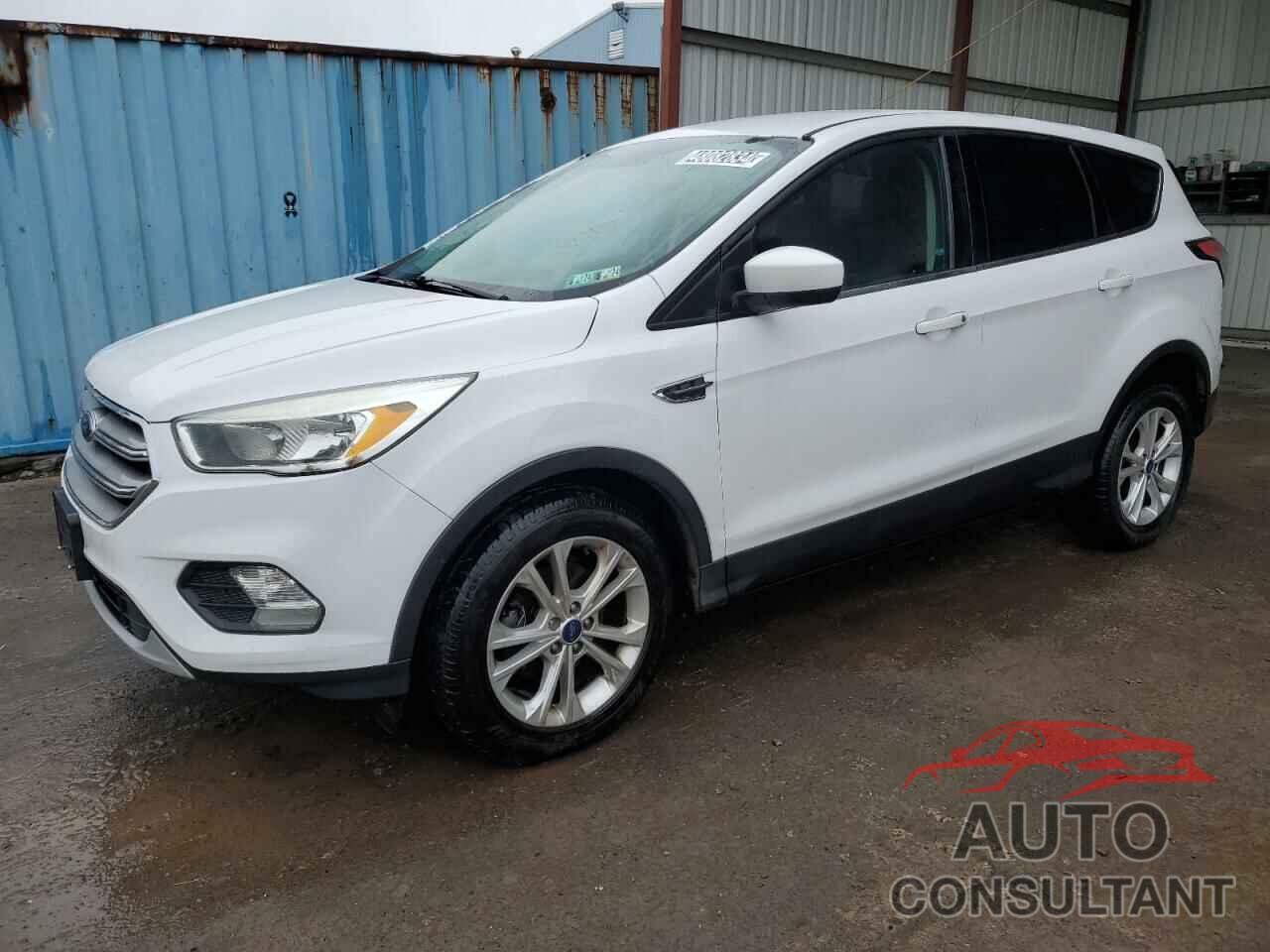 FORD ESCAPE 2017 - 1FMCU0GD9HUD77839