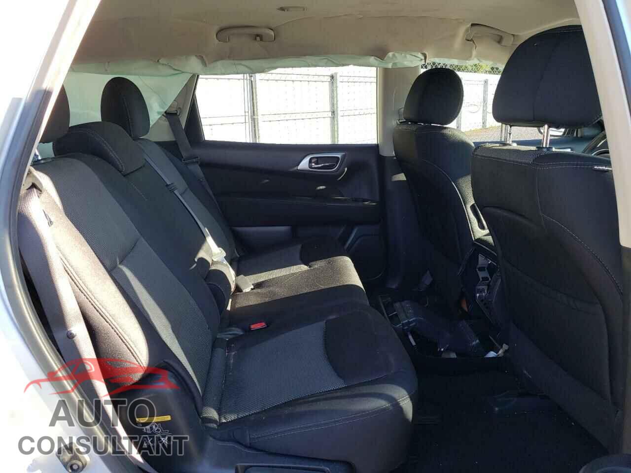 NISSAN PATHFINDER 2017 - 5N1DR2MN4HC672433