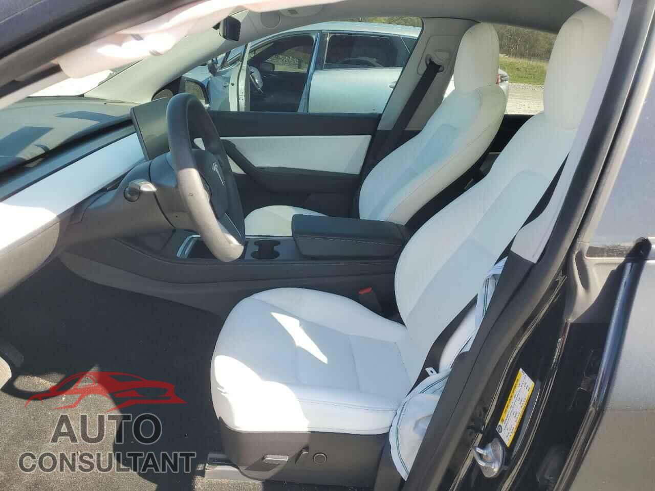 TESLA MODEL Y 2021 - 5YJYGDEE8MF294720