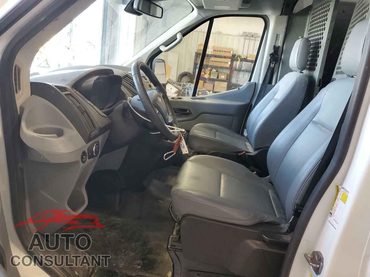 FORD TRANSIT 2019 - 1FTYR2CM8KKA17574