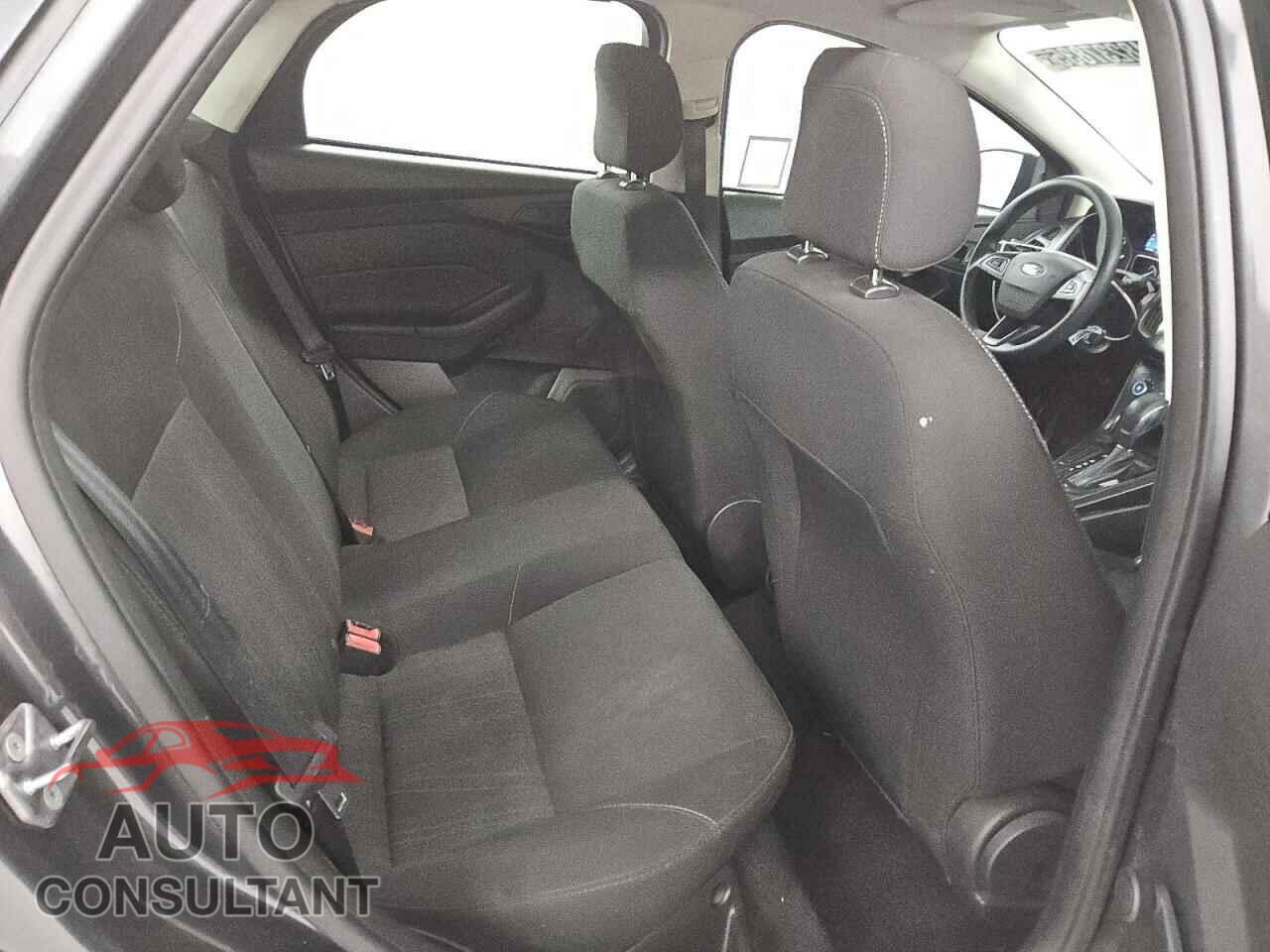 FORD FOCUS 2018 - 1FADP3E27JL246882
