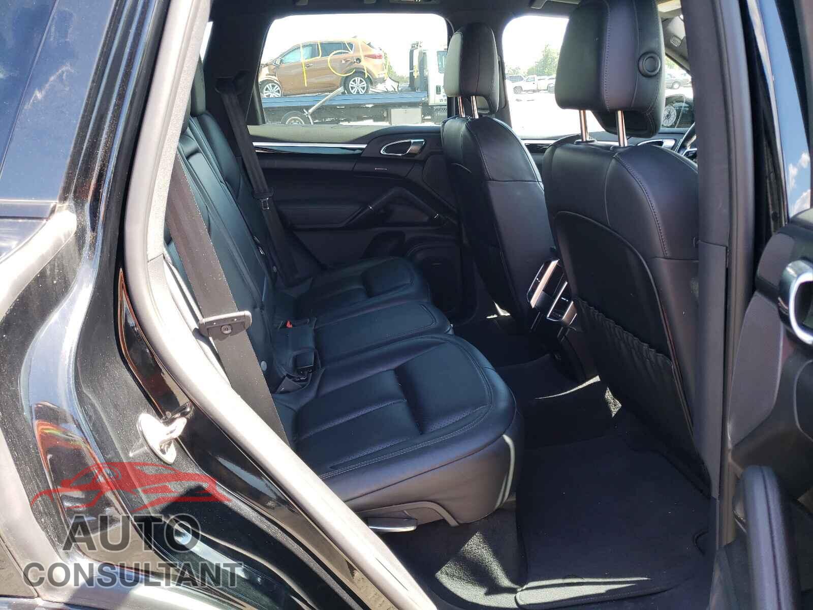 PORSCHE CAYENNE 2017 - WP1AA2A25HKA82254