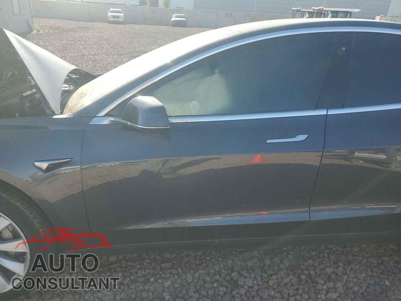 TESLA MODEL 3 2018 - 5YJ3E1EA4JF010765
