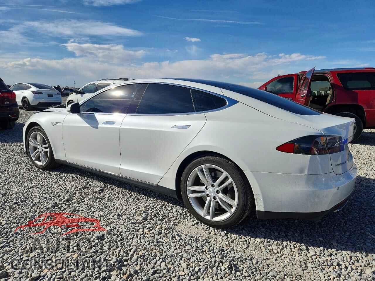 TESLA MODEL S 2013 - 5YJSA1CP8DFP26930