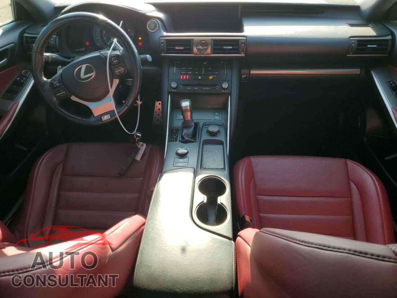 LEXUS IS 2018 - JTHBA1D29J5065780