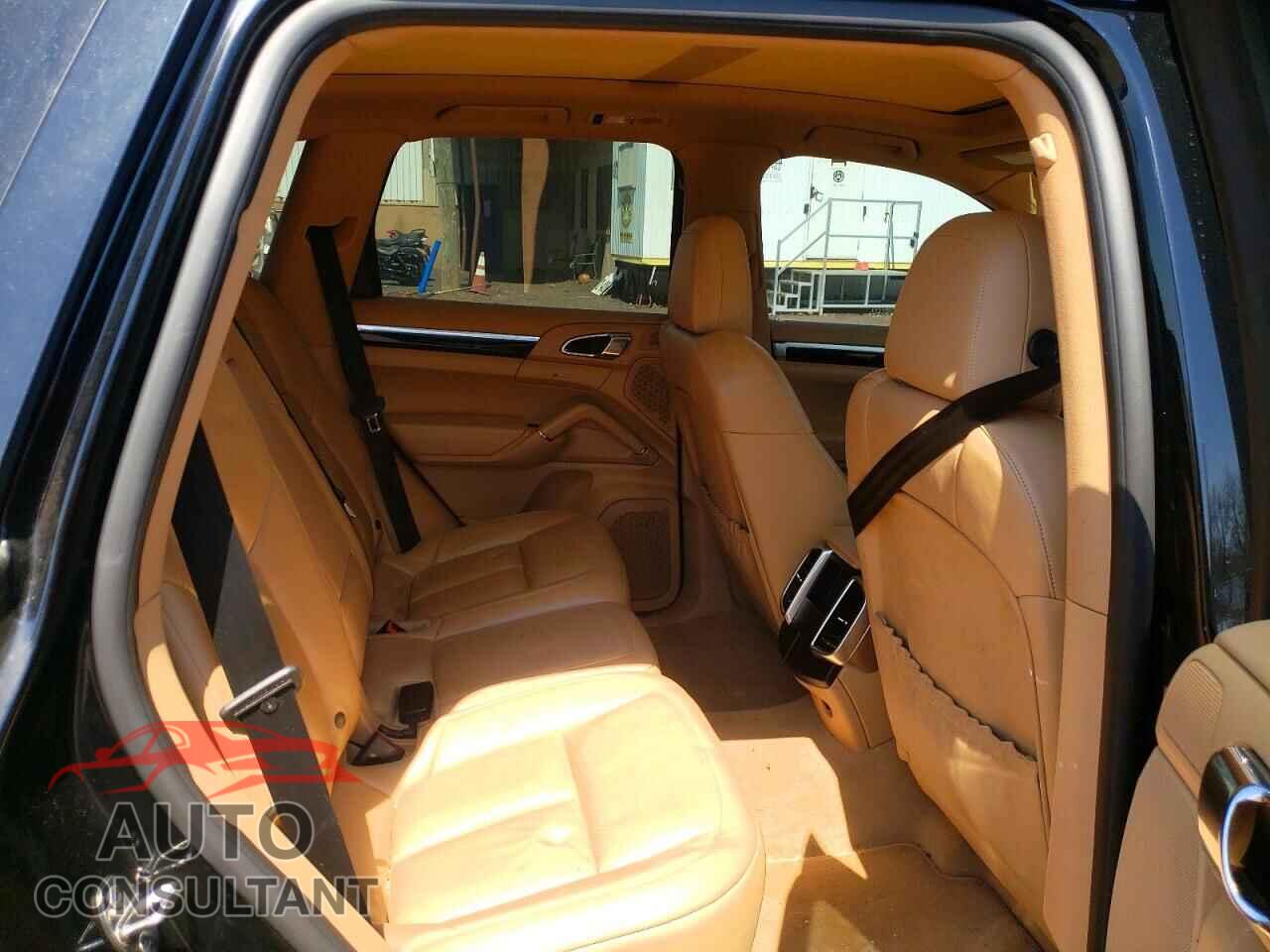 PORSCHE CAYENNE 2017 - WP1AA2A21HKA85796