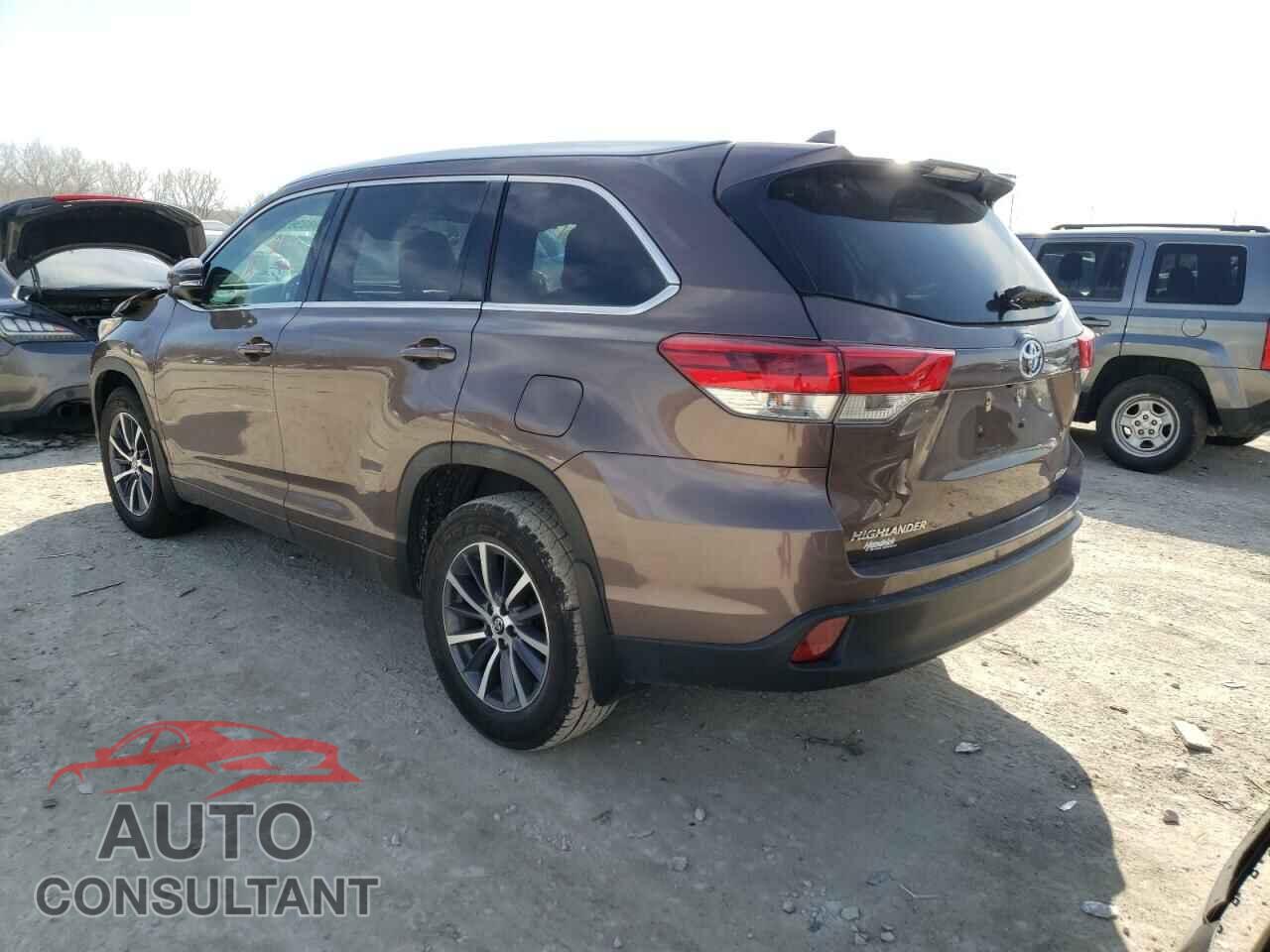 TOYOTA HIGHLANDER 2018 - 5TDJZRFH6JS489563