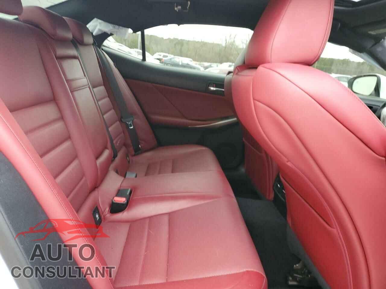 LEXUS IS 2015 - JTHBF1D20F5051100