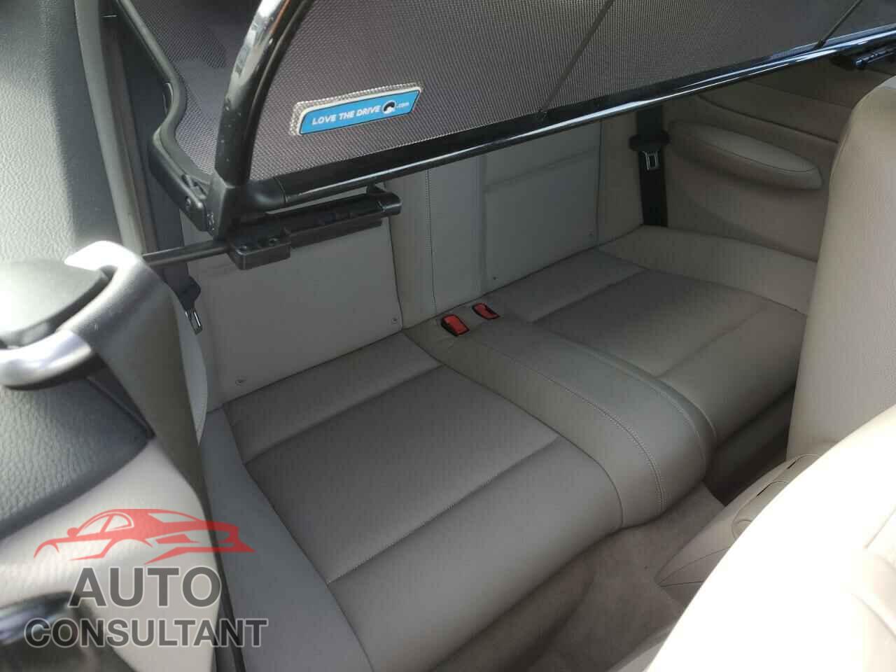 BMW 1 SERIES 2011 - WBAUL7C54BVM81057