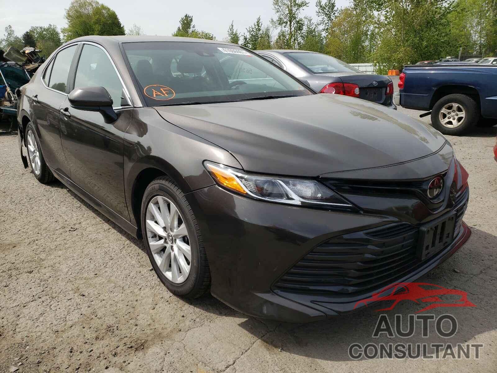 TOYOTA CAMRY 2018 - 4T1B11HK6JU642777