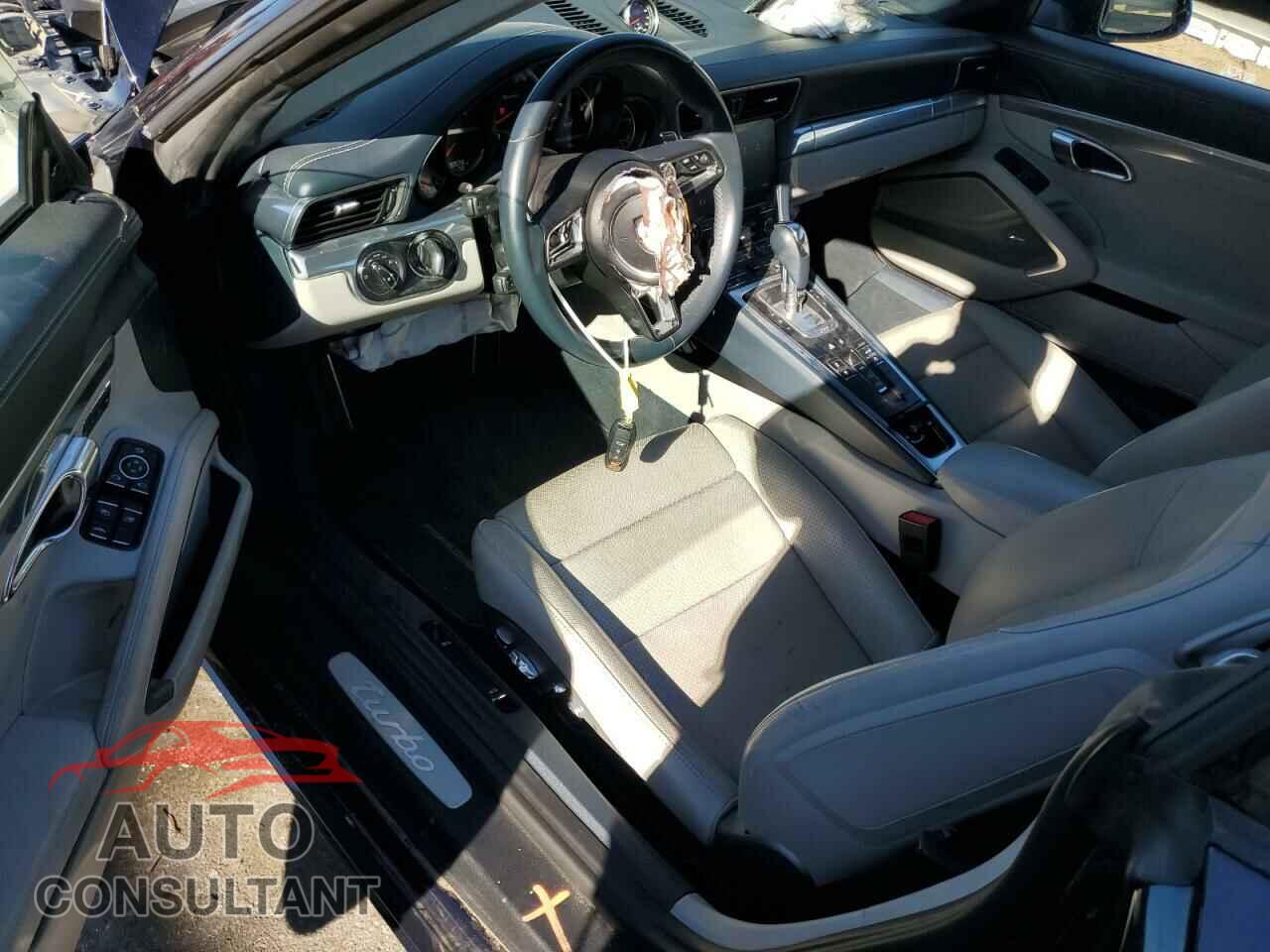 PORSCHE 911 2018 - WP0CD2A92JS162289
