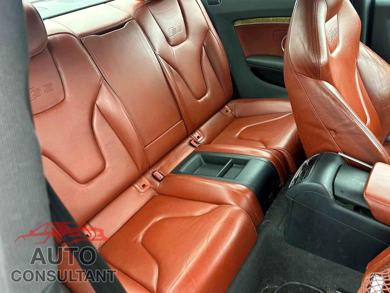 AUDI S5/RS5 2011 - WAULVBFR9BA051264