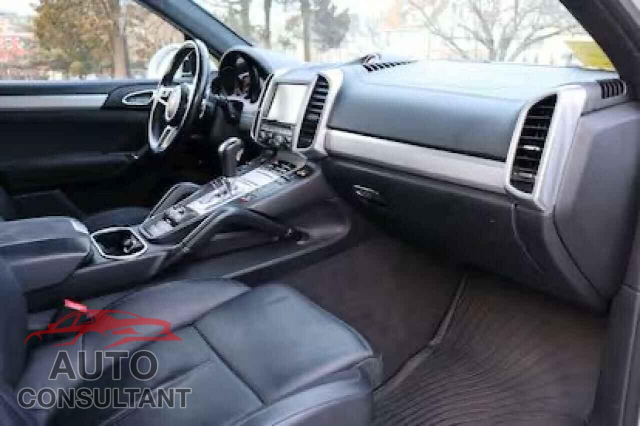 PORSCHE CAYENNE 2016 - WP1AD2A24GLA75845