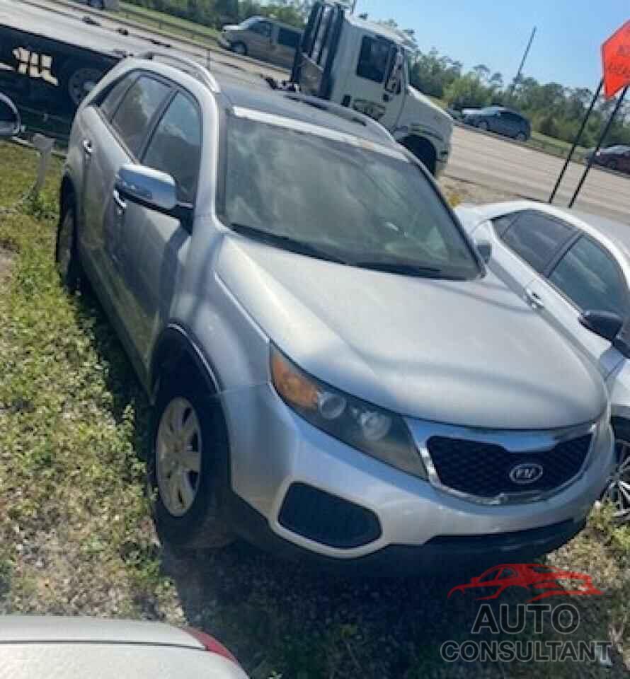 KIA SORENTO 2013 - 5XYKUDA2XDG316722