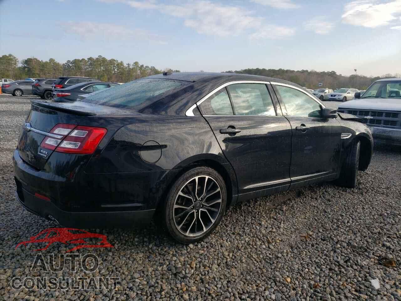 FORD TAURUS 2018 - 1FAHP2E87JG143180